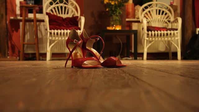 Capricorn girl fashion | मकर राशि गर्ल फैशन 5 footwear-capricorn-girl-fashion
