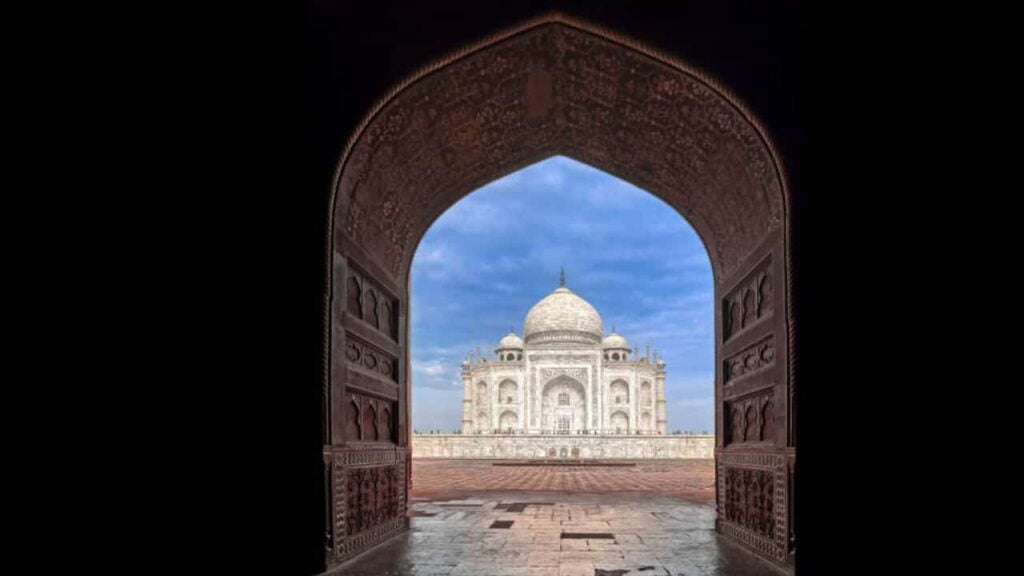 Mysterious wonder Taj mahal | अनोखा ताजमहल 1 visual-Illusion-of-taj-mahal